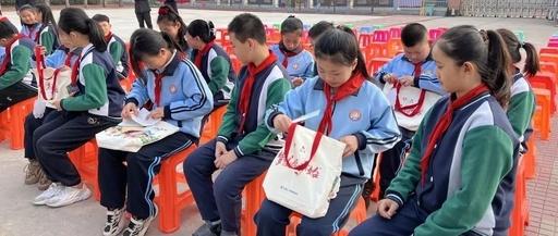 “城乡少年手拉手”暨“流动少年宫”下基层活动启动