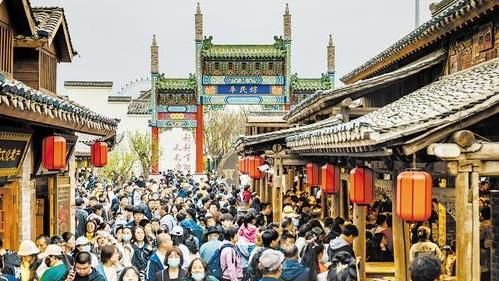 《河北日报》报道丨唐山河头老街何以火爆出圈