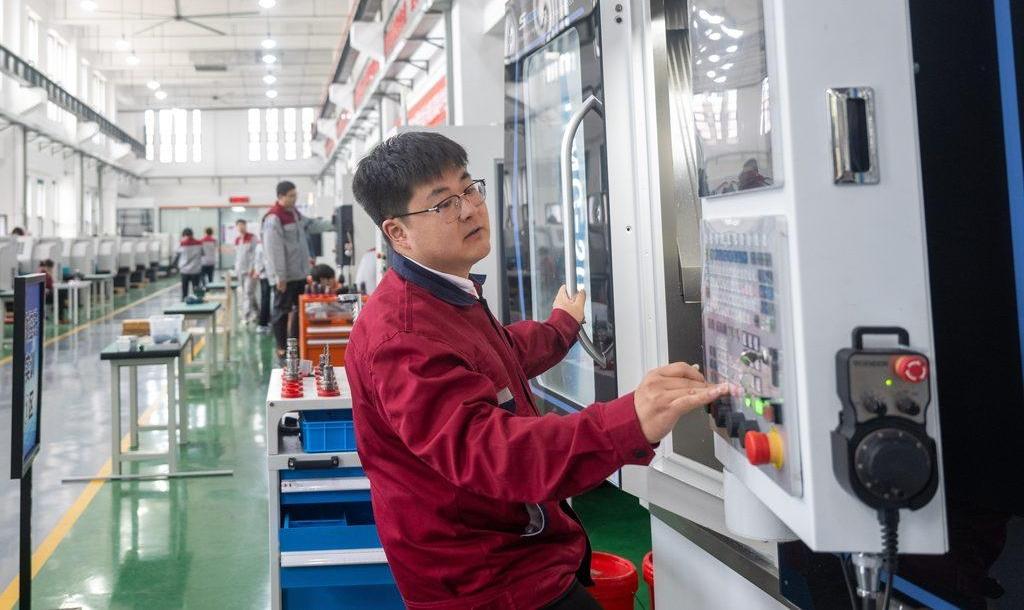 唐山工业职业技术大学机械工程学院教师张艳征：做工业产品数字化“全能制造者”
