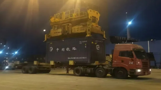 唐港集团成功开辟氧化铝“公转水”物流新通道