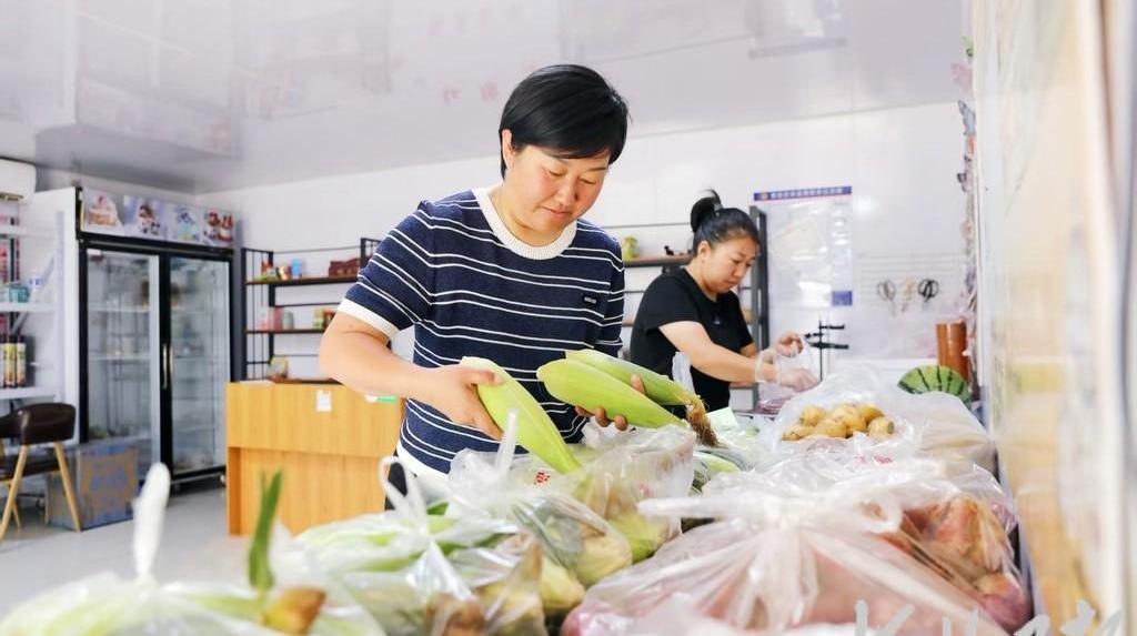 “红缨”志愿服务队，让农货滞销变畅销