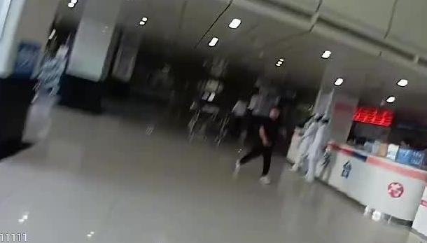 群众紧急求助，交警火速送医！