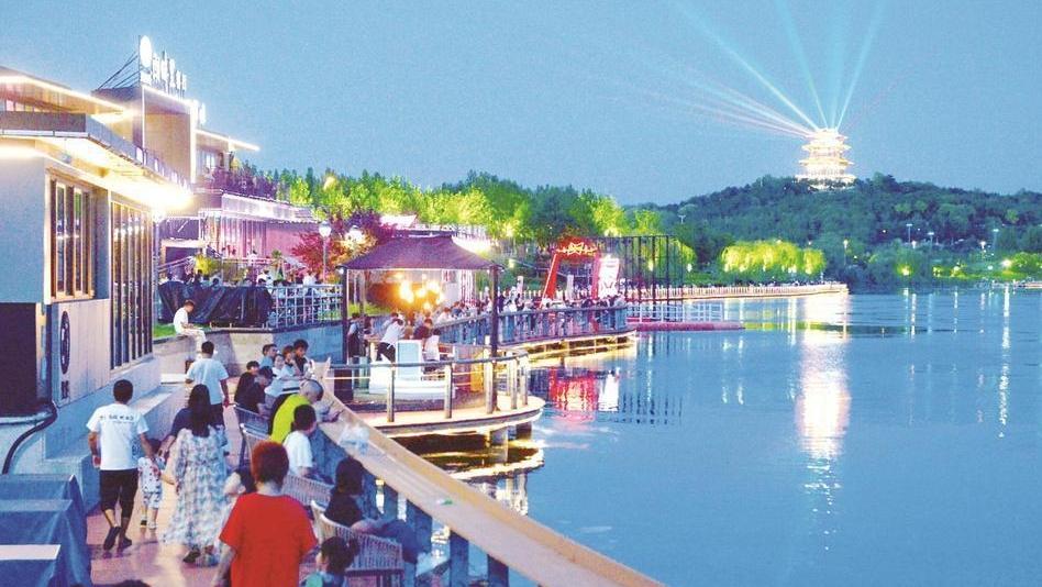 见证“化腐朽为神奇”的巨变——我家住在南湖边