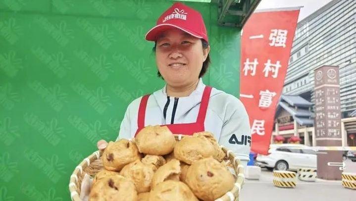 “红缨”助农，把家乡的好产品推广出去
