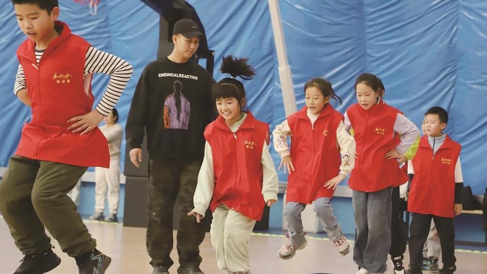 唐山劳动日报社小记者“体适能”训练点燃青春活力