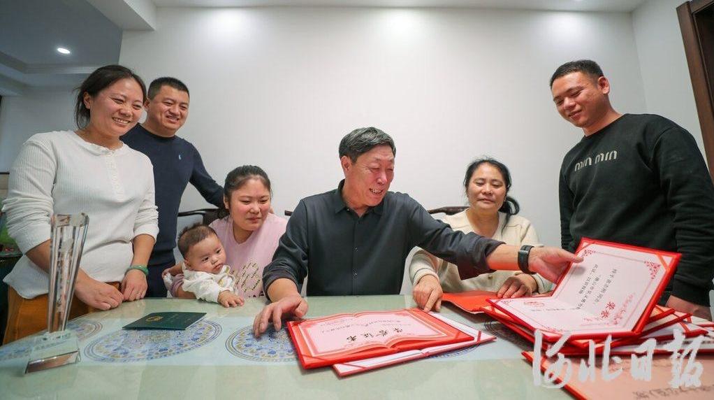 唐山市近海救援志愿者协会发起人苗志刚家庭：惊涛骇浪中的“生命卫士”