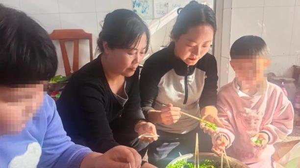 771份礼包暖童心 唐山“爱心爸妈”守护成长