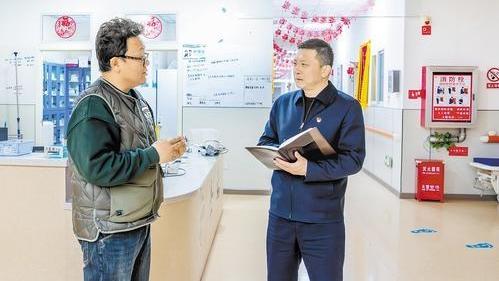 杨震生代表为补齐养老照护人才短板建言