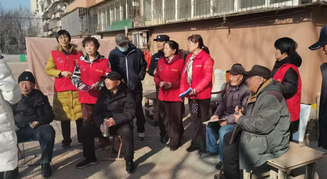 军休三所“迷彩芳华”志愿服务队：从“迷彩绿”到“志愿红”