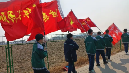 唐山韩城镇中学连续20年开展敬老慰问暨大思政课活动