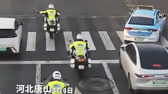 唐山交警铁骑紧急护送病患就医