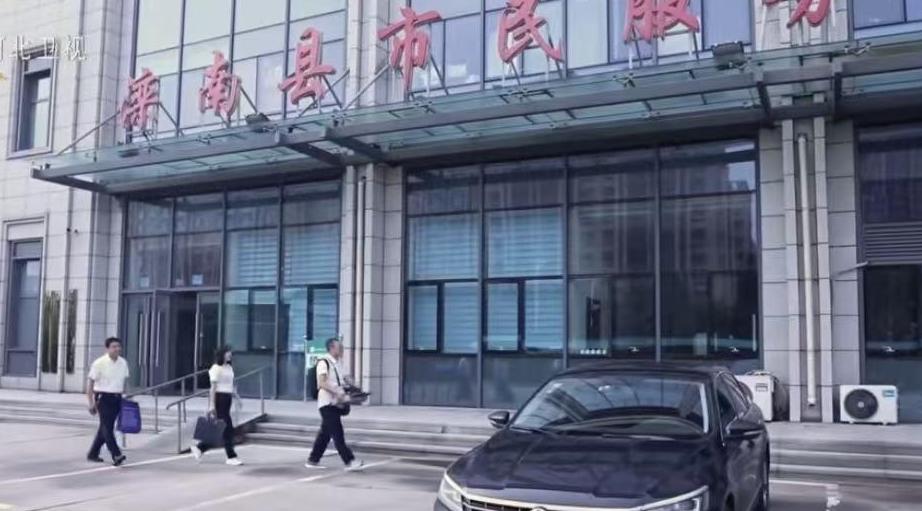 “流动审批车”开到群众身边