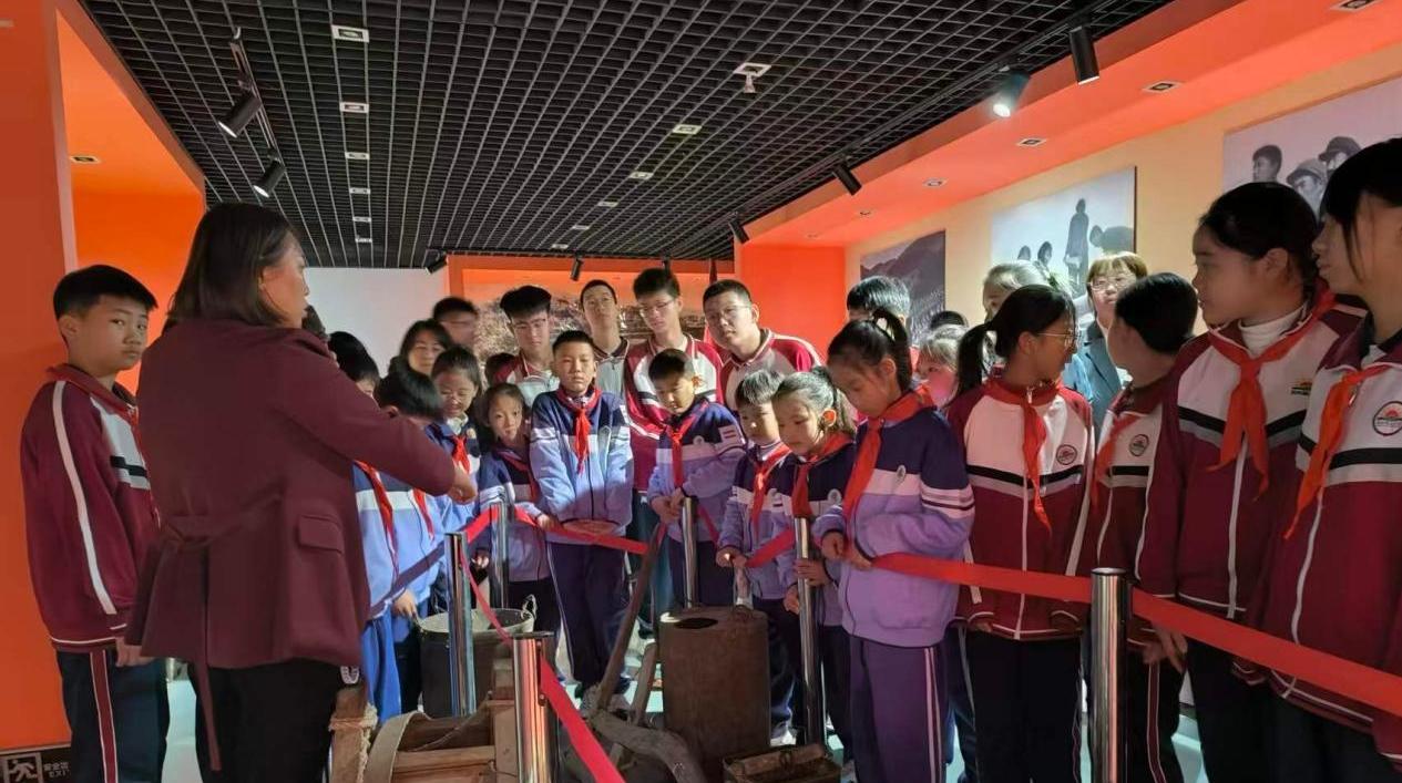 遵化:校际联合举办“我们的长征”主题党日活动